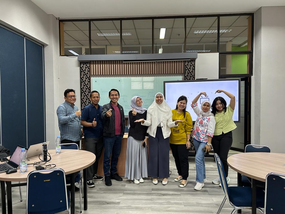 NurhastutyK's tweet image. Happy Students Happy Lecturer :) 
#Postgraduateprogram  #MasterofAccounting
#Thepowerofdreams       #Discoveringknowledge
#Alhamdulillah