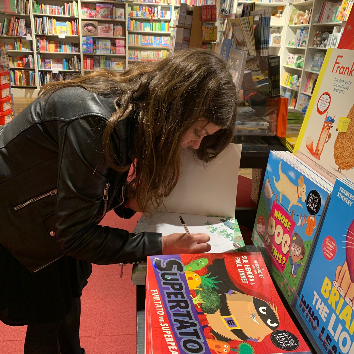 Thank you to Sarah Tagholm @mrstwit for popping in to see us and sign copies of her brilliant new picture book We Are the Wibbly! Teaching little ones about the life cycles of the natural world and also how to cope with their own anxiety about change. Signed copies in store!