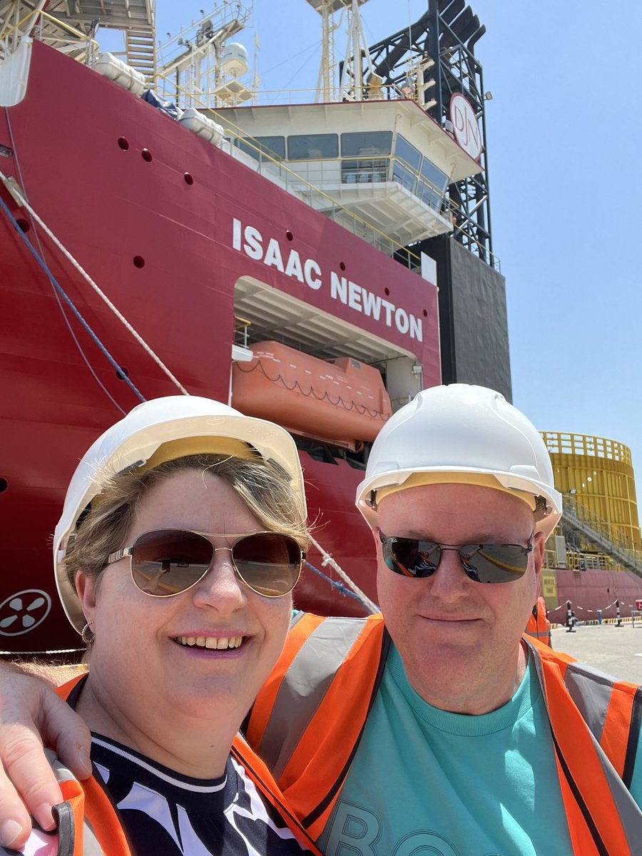 Penelk's tweet image. #visit #jandenul… jawadde proud moedre  &amp;amp; daddy 🇦🇪🇧🇪 what a vessel , since november is our son on site in abu dhabi &amp;amp; dubai