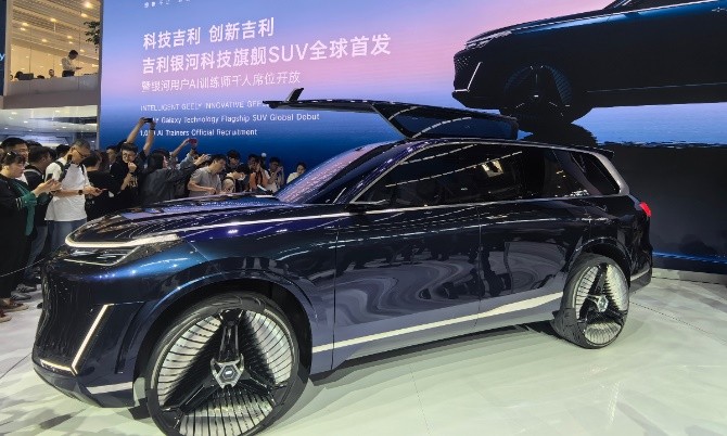 After a four-year absence of its offline show, China's largest auto show, or 2024 Beijing International Automotive Exhibition, which kicked off in Beijing on Thursday, has regained global attention.