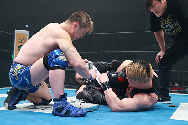 njpw1972 tweet picture