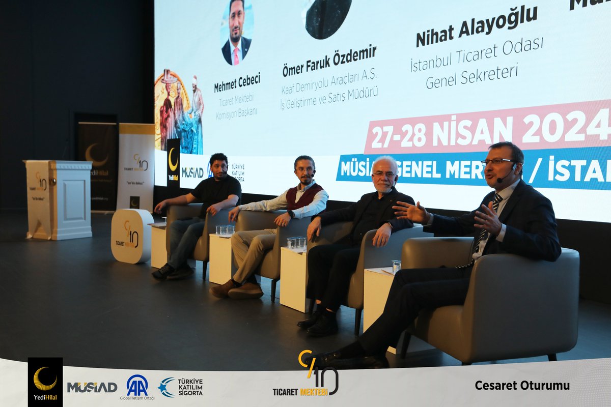 Kampımız Mehmet Cebeci'nin moderatörlüğünde, Ömer Faruk Özdemir, Nihat Alayoğlu ve Muhammed Selim Başdemir'in gerçekleştirdiği Cesaret Oturumu ile devam ediyor.