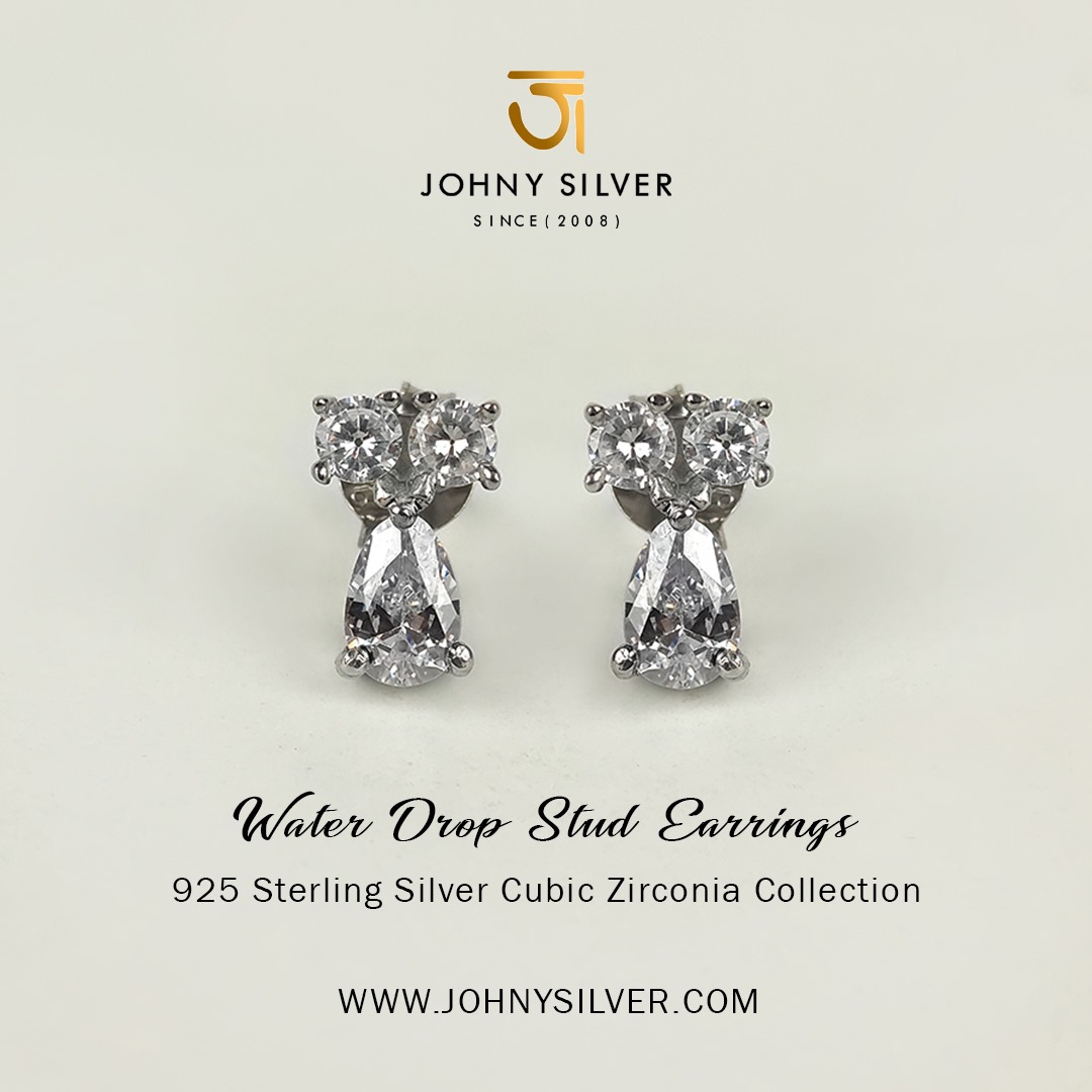 Water Drop stud earrings 
These silver stud earrings look like water drops. are a simple & elegant pair. 
𝐁𝐮𝐲 𝐋𝐢𝐧𝐤 : johnysilver.com/collections/cz…
#johnysilver #silverjewelry #earrings #czearrings #cubiczirconiaearrings