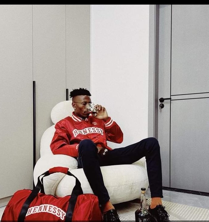 Apex_Yade's tweet photo. "Wananiita El-nino, hii kingdom na reign ,nilichorea wale fatboy, wakiloss me nagain..." ~ OCTOPIZZO 🙌😂..underated GOAT mahn! @OCTOPIZZO

#HighOnBars | #bars | #punchlines | #lyricism | #KEHipHop | #hiphop https://t.co/tHQXjj0VMk