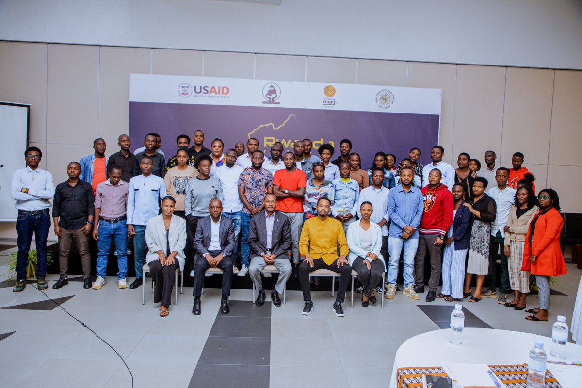 This week we held the #RwandaReflect seminar, an opportunity to equip ourselves with the knowledge to counteract factors that could destabilize our unity. Grateful to partners @intalert_Rwanda/@USAID/@Aegis_Trust! As well as the awesome RWW team behind the success of this event.