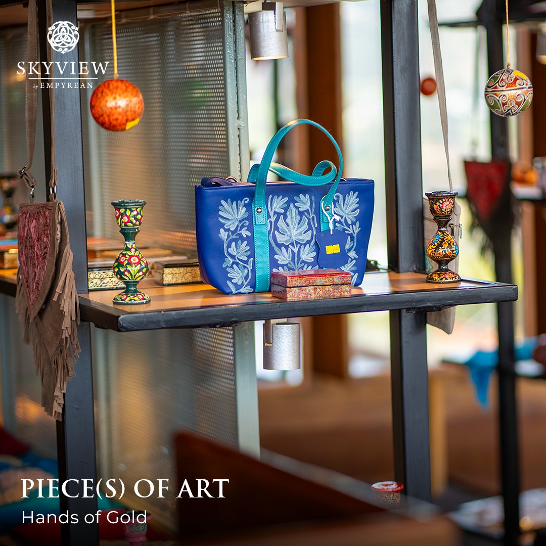 Skyview_SBE's tweet image. We are pleased that the Hands of Gold’s artistic journey through Kashmir Valley has a culmination of sorts at Skyview. The pieces of art available for the picking are true masterpieces of seasoned Kashmiri craftsmen.

#SkyviewByEmpyrean #HandsOfGold #KashmirArts #ArtAndCraft