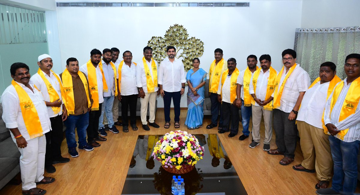 naralokesh tweet picture