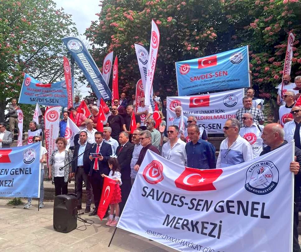 Kamu Birliği Konfederasyonumuza Bağlı SAVDES-SEN'in Düzenlemiş Olduğu 'Mülakatların Kaldırılması' Konulu Basın Açıklamasına Katılım Sağladık. Kamuda açıktan atama ve yükselme işlemlerinde uygulanan mülakatların objektif kriterlere dayanmaması, vicdanları yaralayan, adalet…