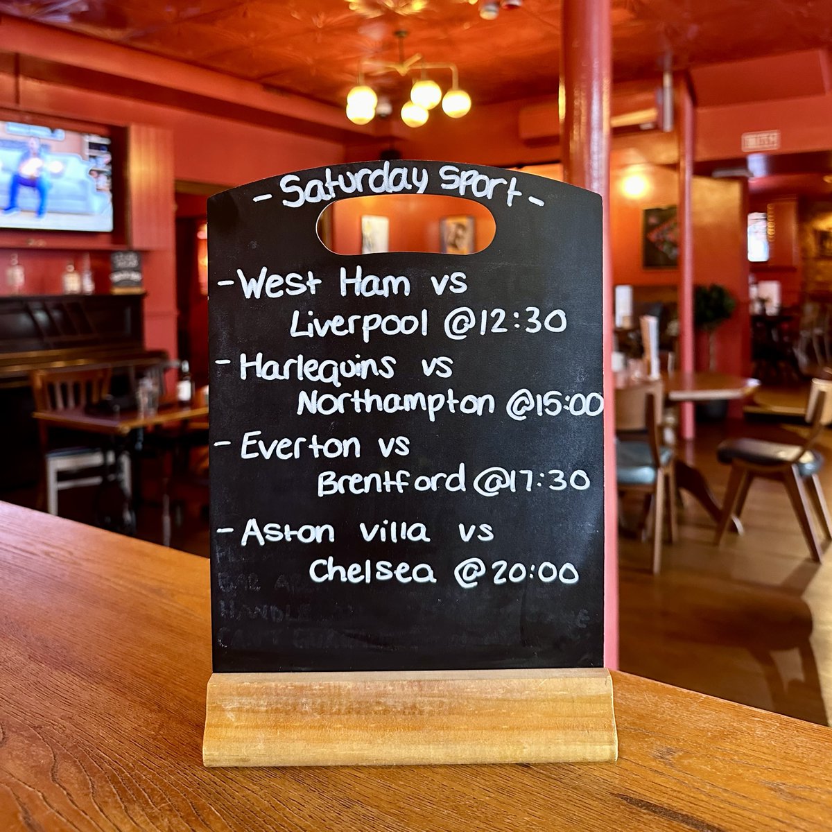 Here are your Saturday sports fixtures . . . 

#familyfriendlysportspub #premierleague #rugby #saturdaysport #teddington #highstreet #london