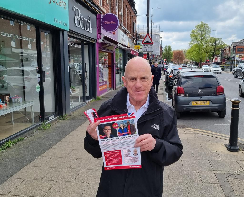 On the east side of busy and thriving Wilmslow Rd in @Didsbury putting out the message that it's three votes for @UKLabour here. Vote @AndyBurnhamGM @LindaFLabour and @Les4didsburyE on Thursday.