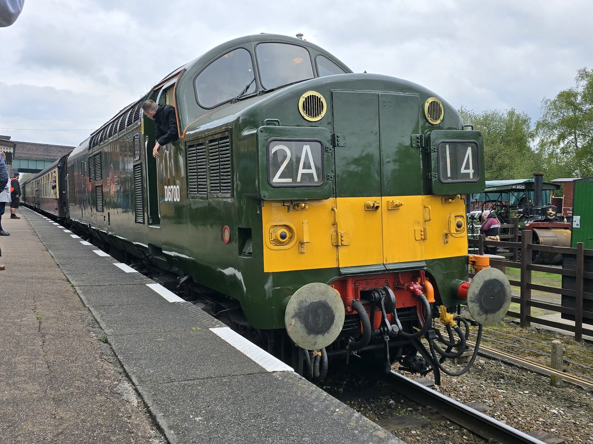 It's a shame 'Sparrowhawk' is sidelined at Quorn but D6700 is certainly performing very well - and by well, I mean noisily!!