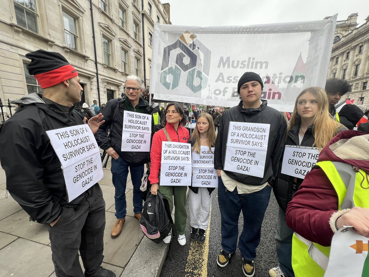 At the march for #Palestine with my Jewish brothers and sisters. The lying Gideon Falter claims there no #Jews on these marches. @PSCupdates