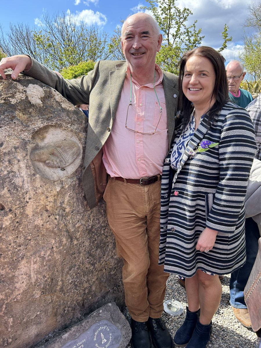 Delighted to meet Damien Nee who is a member of @stjamesdublin End of Life Care Committee Patient Representative and member of @noca_irl committee at the Circle of Life Commemorative Garden, remembering organ donor families today @IishKidneyAs @SJHDoN @Rynagh2 @DMHospitalGroup