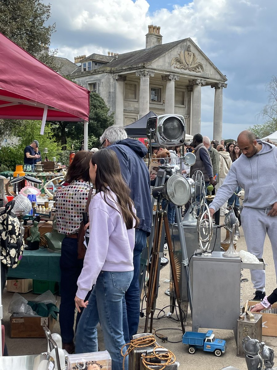 so_lastcentury's tweet image. On Bank Holiday Mon 6 May we’re back @BeckenhamPark with another Vintage Market at the Mansion - 50 traders inside &amp;amp; out sellling mid 20c furniture, homeware, art, brocante, clothes &amp;amp; lots more. Street food, bar &amp;amp; cafe, live music, artists’ studios too. 
10-5pm
London BR3 1SY