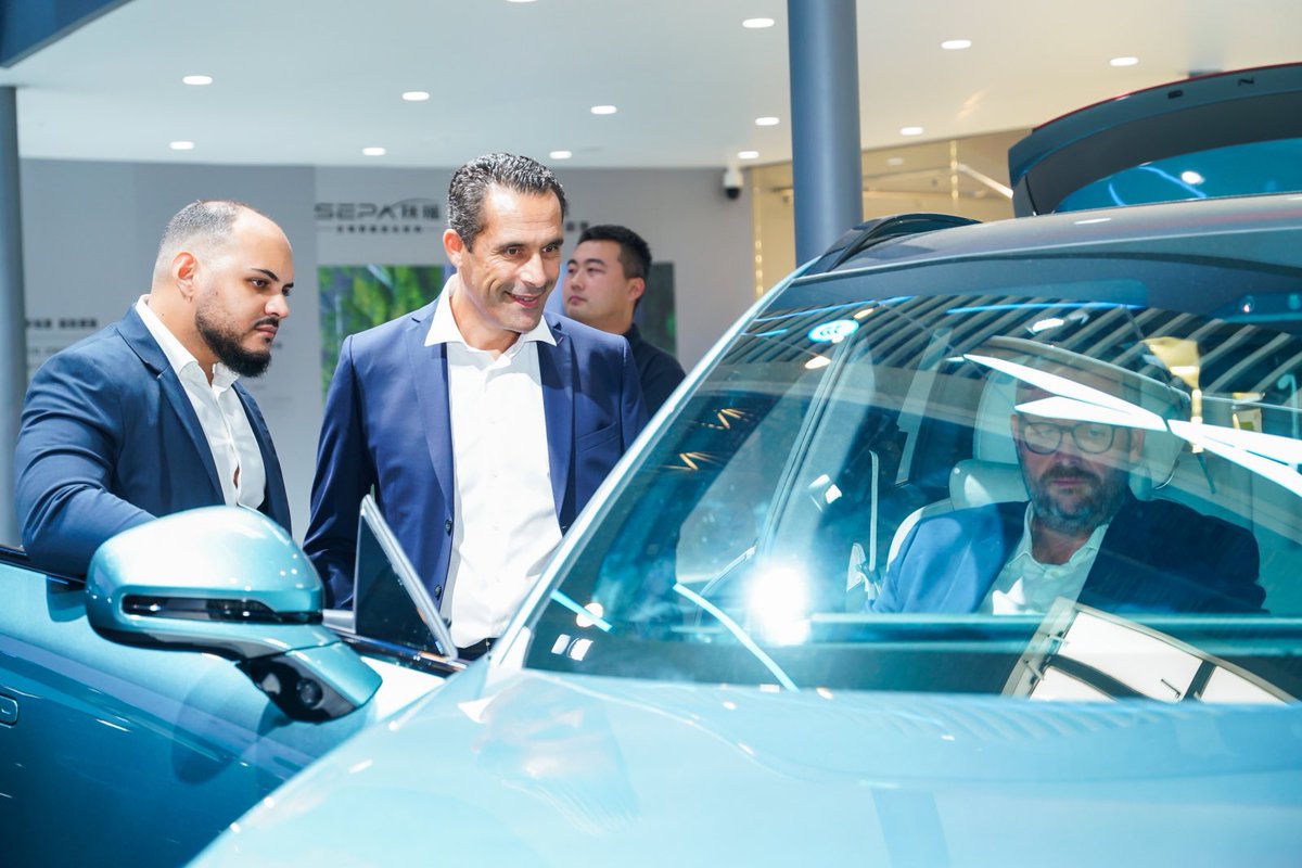 Our presence at the Beijing Auto Show is enthralling crowds, with throngs of visitors flocking to get inside the future of automotive innovation firsthand. #XPENGDriveChange