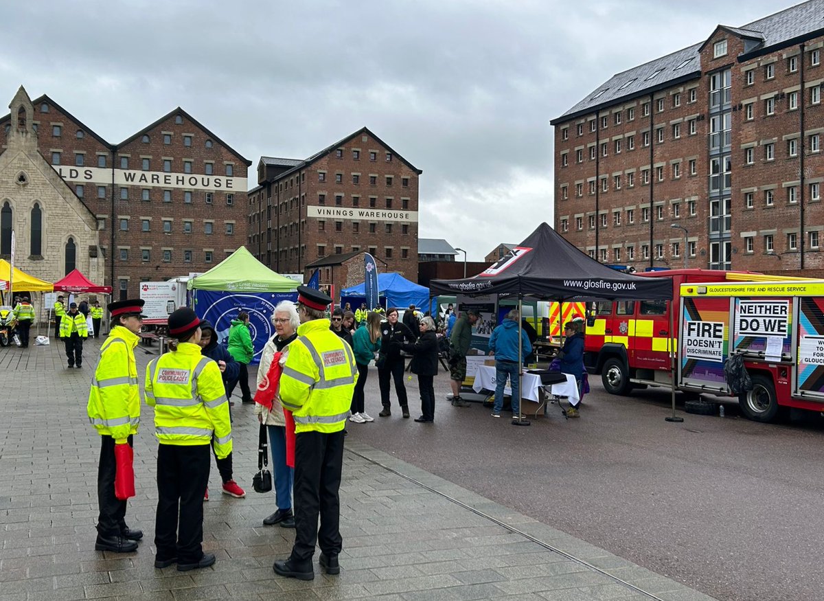 It might be a bit damp our there but the Cadets, and other members if the GlosPol CiP team, are still smiling. Pop along to the Emergency Services Event at Gloucester Quays to say hi. #NotYourAverageTeens @NationalVPC @GlosPolSpecials