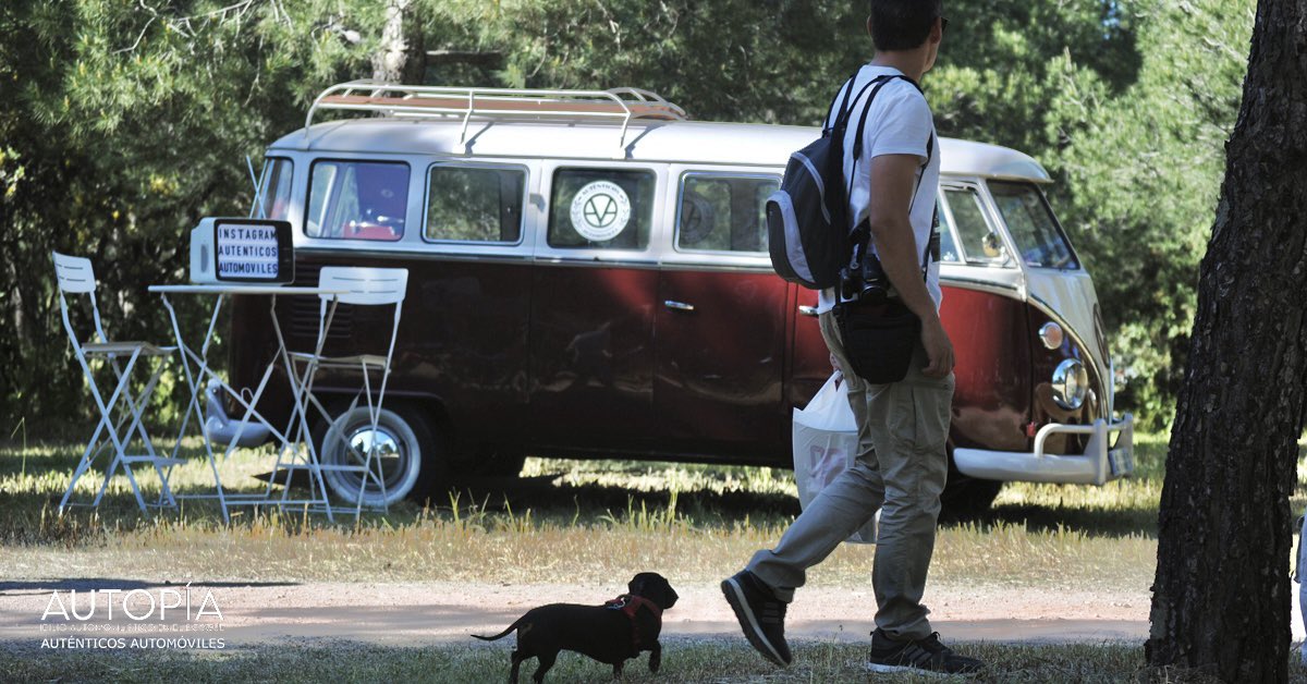 autenticosautos's tweet image. Mucha fotos se hicieron un año más en #autopia ¿Te hiciste una con nosotros también?🤔🤗
.
.
.
#vanlovers #vwkombi #bus #madrid #cochesclasicos #autenticosautomoviles