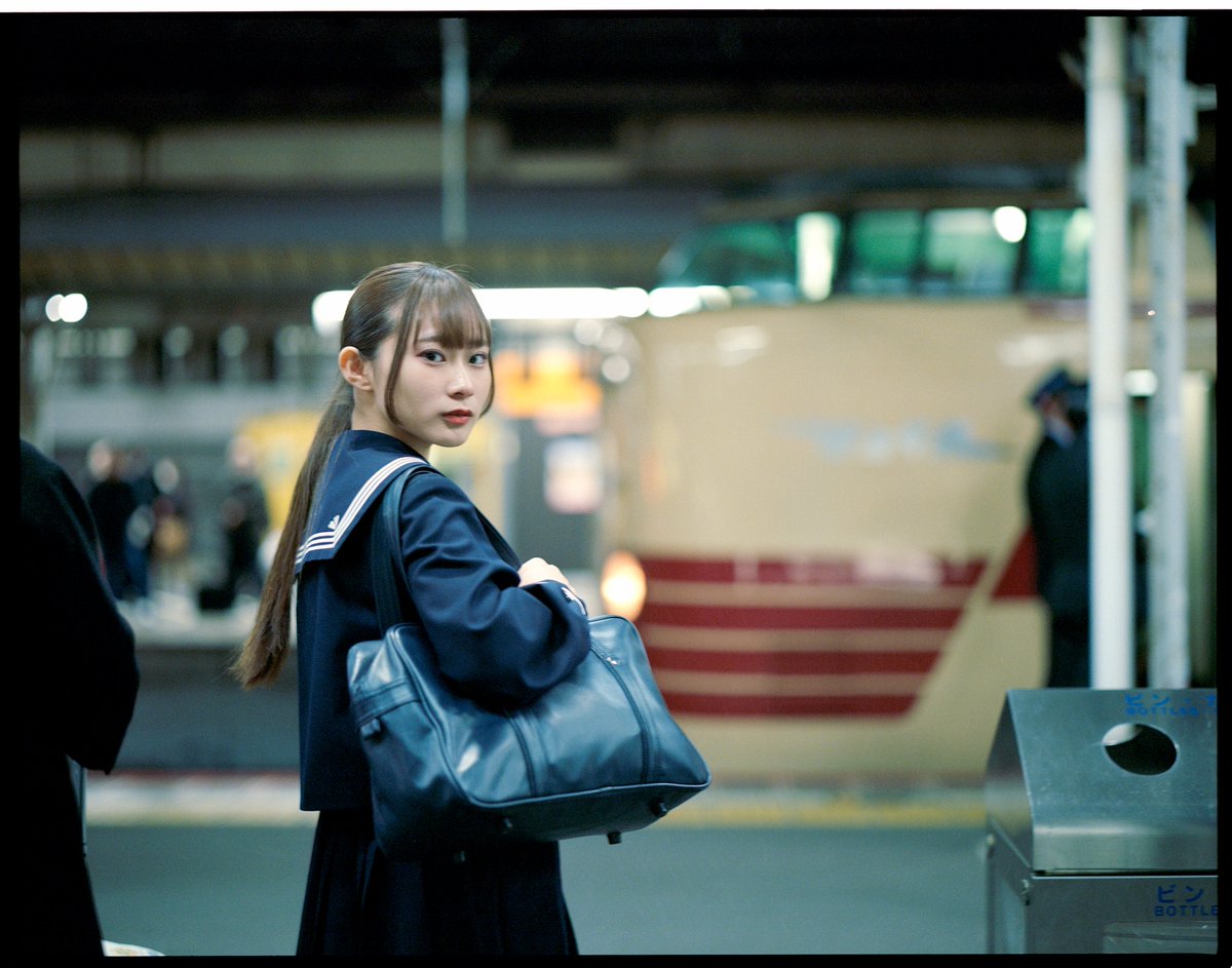 【セーラー服×鉄道】

宵のプラットホームで。

Model : @Oushitu_Natsuki

Camera : #Pentax67 + SMC-T105/2.4

Film : Kodak Portra800

#放課後鉄道セーラー部