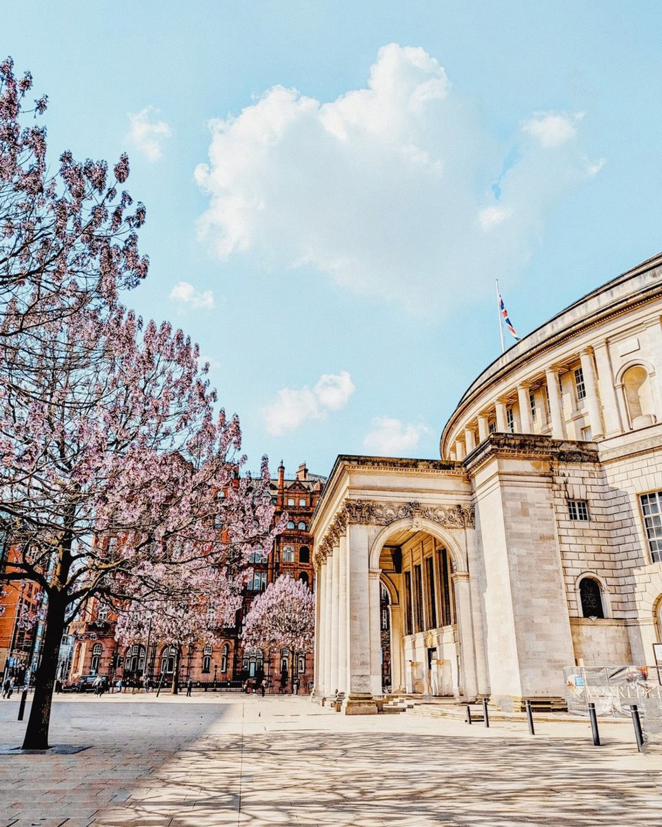 The most beautiful part of Manchester 📍 St Peter's Square The blossom trees are finally in bloom, the skies are finally bluer, and The Midland Hotel has never looked so good. Where is your favourite part of Manchester? 📷 remje93