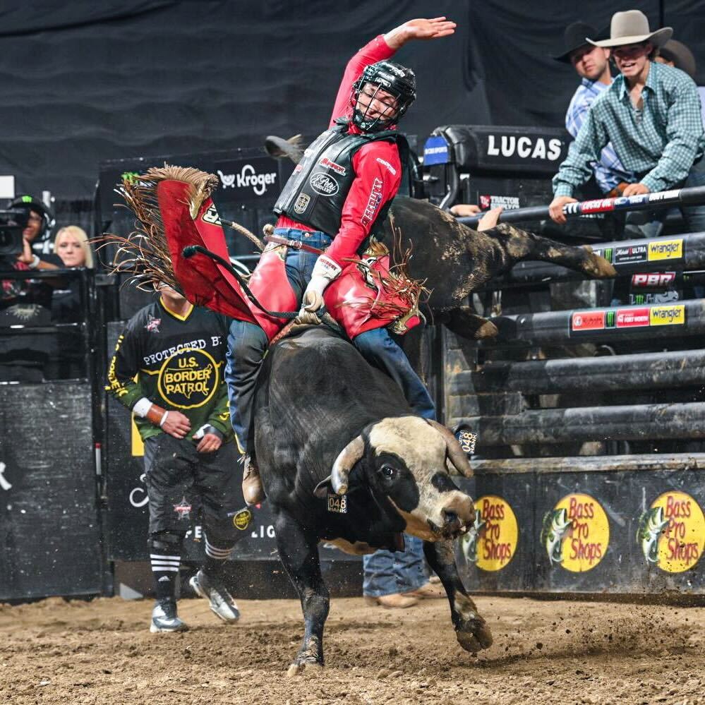 The world title race shakes up in Kentucky while cowboys on the cut ride when it counts. Read all about Round One in Louisville. ⬇️ bit.ly/3Jz6LoR