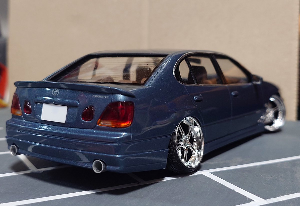 アオシマ　1/24
トヨタ・アリスト（JZS161）
オートクチュール改
完成しました。