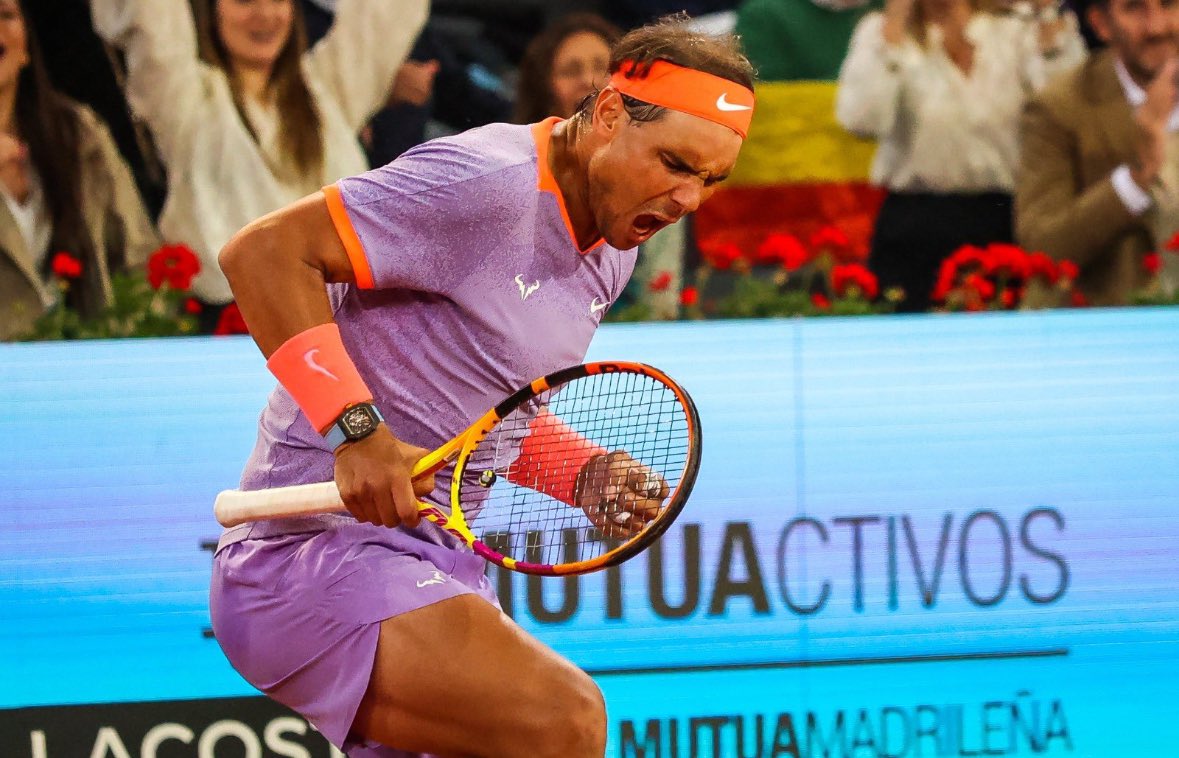 Rafael Nadal elimina a Álex De Minaur por 7-6(6) 6-3 y está en la tercera ronda del Masters 1000 de Madrid. Rafa necesitaba un partido como este, con su gente alentándolo y sintiéndose tenista otra vez. Emotivo después de todo lo que ha vivido.