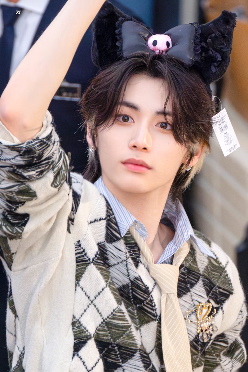 𝐙! tweet media