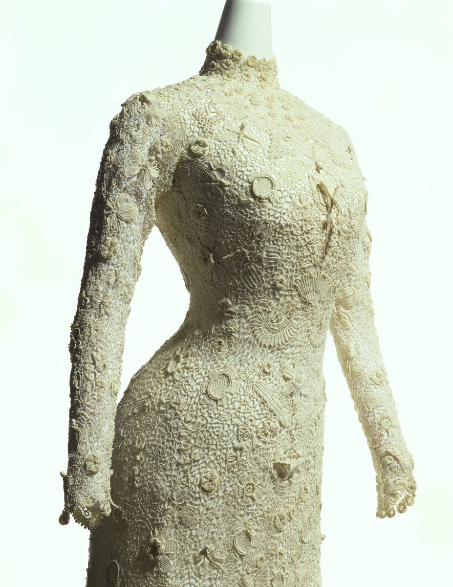 Irish crochet lace dress, 1908. Kyoto Costume Institute.