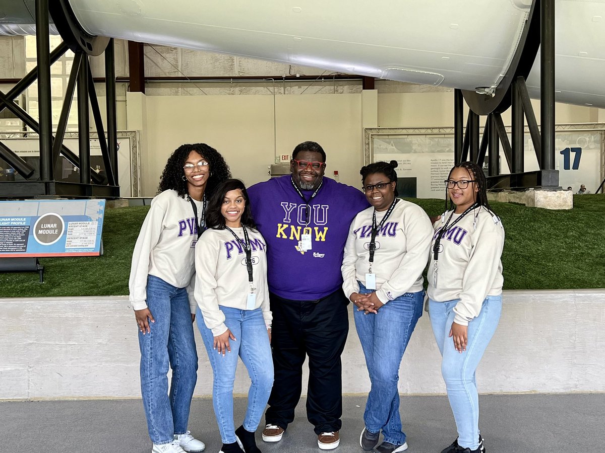 HonorsPvamu's tweet photo. The Pink Panthers Engineering group represented @PVAMU at the MITTIC “Space to Pitch” competition against 10 other universities. Outstanding job scholars. #spacetopitch #honorsimpact @DrQuizmaster #pioneers https://t.co/Oa3CaqEBsY