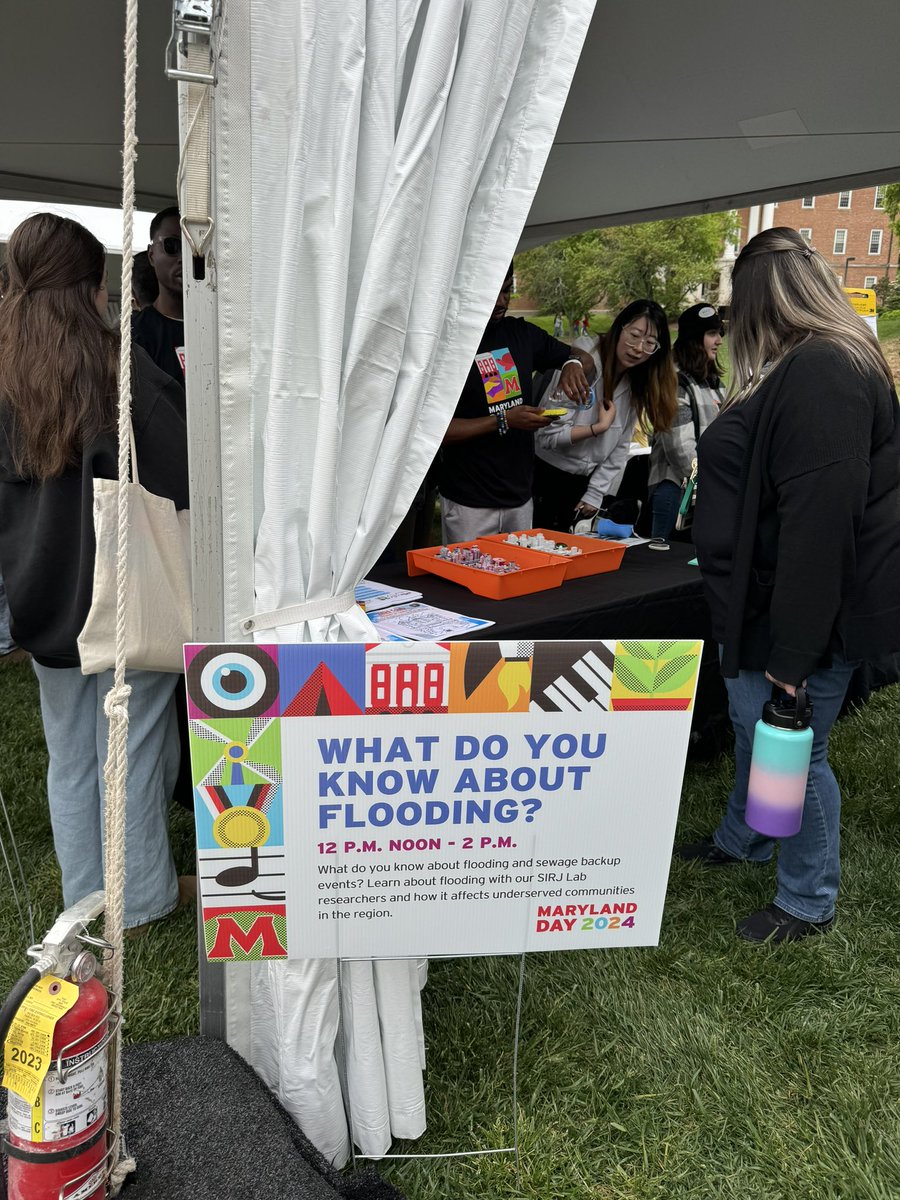 mdhDuBois's tweet photo. The @sirjLab and @WET_umd team in full effect at @UofMaryland #MarylandDay! 🌊🏠🚽🦠 https://t.co/1rMFvKkdx2