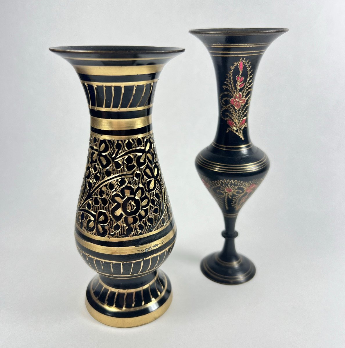 I always enjoy the contrast and detail work with this type of Brass India Bud Vases. These ones are now up on our site. 
.
#rogue518 #roguesalvagegifts #roguesalvage #vintageshop #thriftyfinds #indiabudvase #budvase