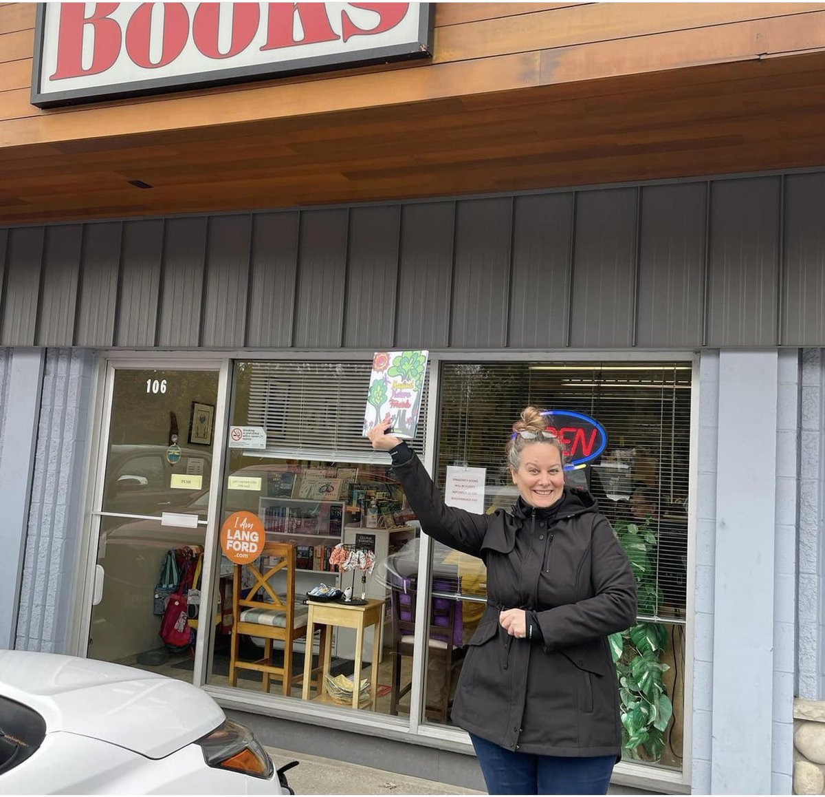 🎉Support #indieauthors and #indiebookstores today, Sat April 27th, for #indiebookstoreday2024!
Thank-you to @FriesenPress and 
all the local stores @russellbooks #booksandshenanigans #ivysbookstore #dragonflybooks for #supporting my #childrensbook #magicalnaturefriends 📕😊☀️📚