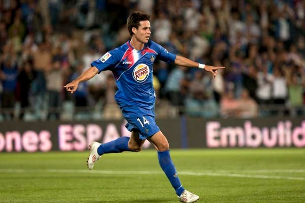 Jaime Mata, un jugador y capitán ejemplar y un luchador incansable aún cuando más le acosaron las lesiones y se vió relegado al banquillo ha igualado en goles (37) a Manu Del Moral, otro jugador y capitán ejemplar así como un currante incombustible. Dos héroes azulones.