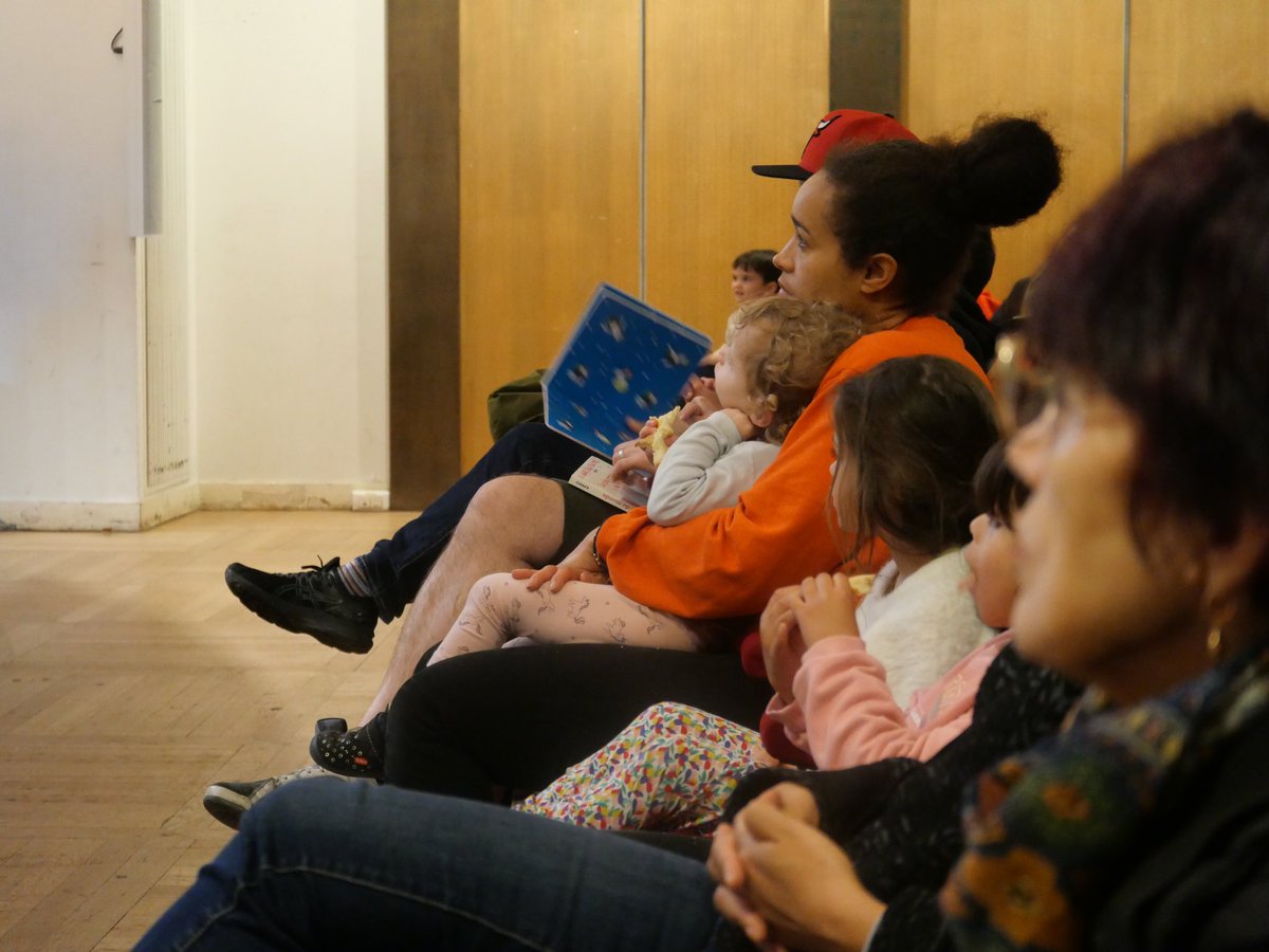 Mairie9Paris's tweet photo. Clap de fin de cette belle journée avec un concert en famille du @PMOrchest 🎶. 
Une très belle balade musicale “Sonates pour deux violons 🎻 ” qui aura plu aux grands …comme aux plus petits 👶🏼 ! 

@dburkli @VirginieMERGOIL @CourNicolas https://t.co/cowZWtZoqu