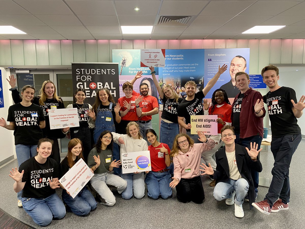 Young people want the UK to strengthen its role in global health, particularly to end AIDS, by supporting communities through @RobertCarrFund, @UNITAID, & @GlobalFund. @WeAreSfGH & @Youth_StopAIDS make this clear, join them: bit.ly/savelivesrcf #ShiftPowerSaveLives