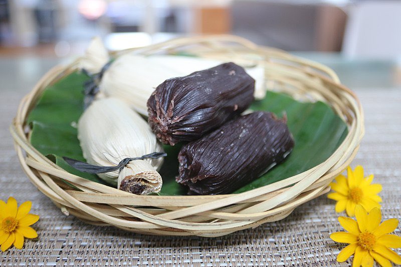 #ALAMAT HANDA ‘RAP!

Ang midnight snack natin ngayon ay Dodol, isang Maranao delicacy.

Gawa sa malagkit na bigas, gata ng niyog, at asukal. Ito ay naging sikat na pagkain sa Iftar at madalas na handa sa mga pagdiriwang tulad ng kasal at thanksgiving. 

#AlamMoBaMagiliw