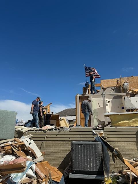 Tremendous example of Nebraskans helping Nebraskans in Bennington this morning.