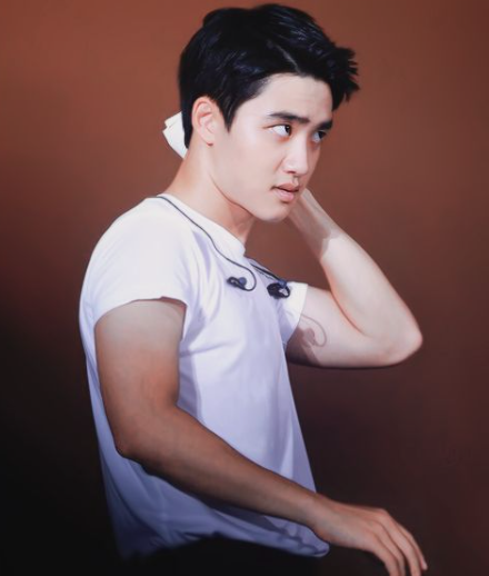 AboutMusicYT's tweet photo. EXO's Kyungsoo during the group's tour, 2015. https://t.co/BxpZtKjAqS