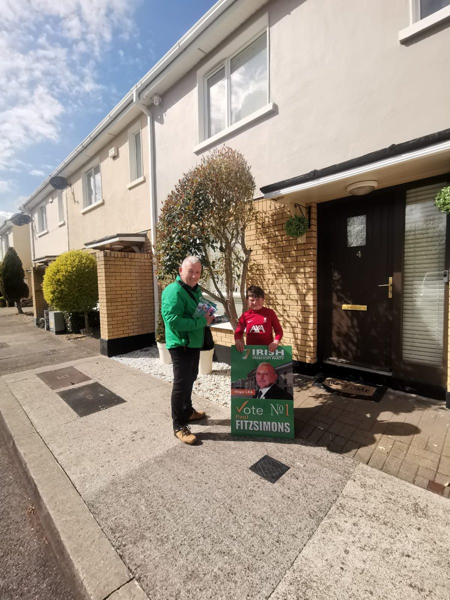 Out canvassing Ongar and getting a great reception at the doors. Thanks to Diarmuid, Glen, Alex, and The Frogmeister and of course my son Harry.