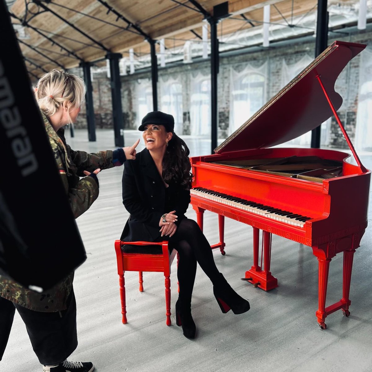 We've LOVED seeing Raquel Reno's #BTS filming a music video for her next single in the Carding Shed. We're excited to see the final product 🎬 Interested in using our creative spaces for filming? Let's chat: loom.ly/Na9sHUQ