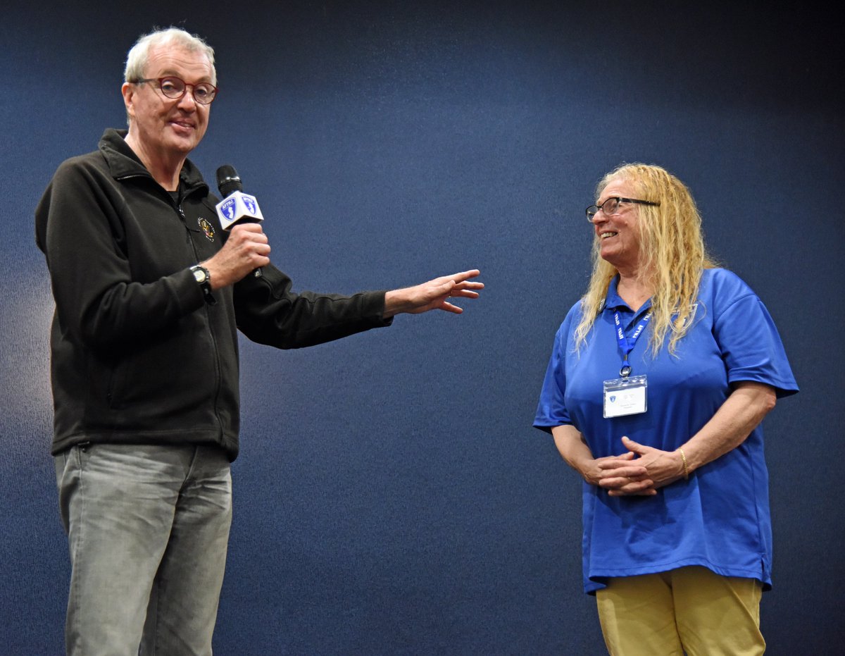 A SURPRISE GUEST: @GovMurphy dropped by today’s AFTNJ Legislative Conference to hear @FirstLadyNJ’s remarks and to salute retiring AFTNJ President Donna M. Chiera. @AFTunion @NJAFLCIO