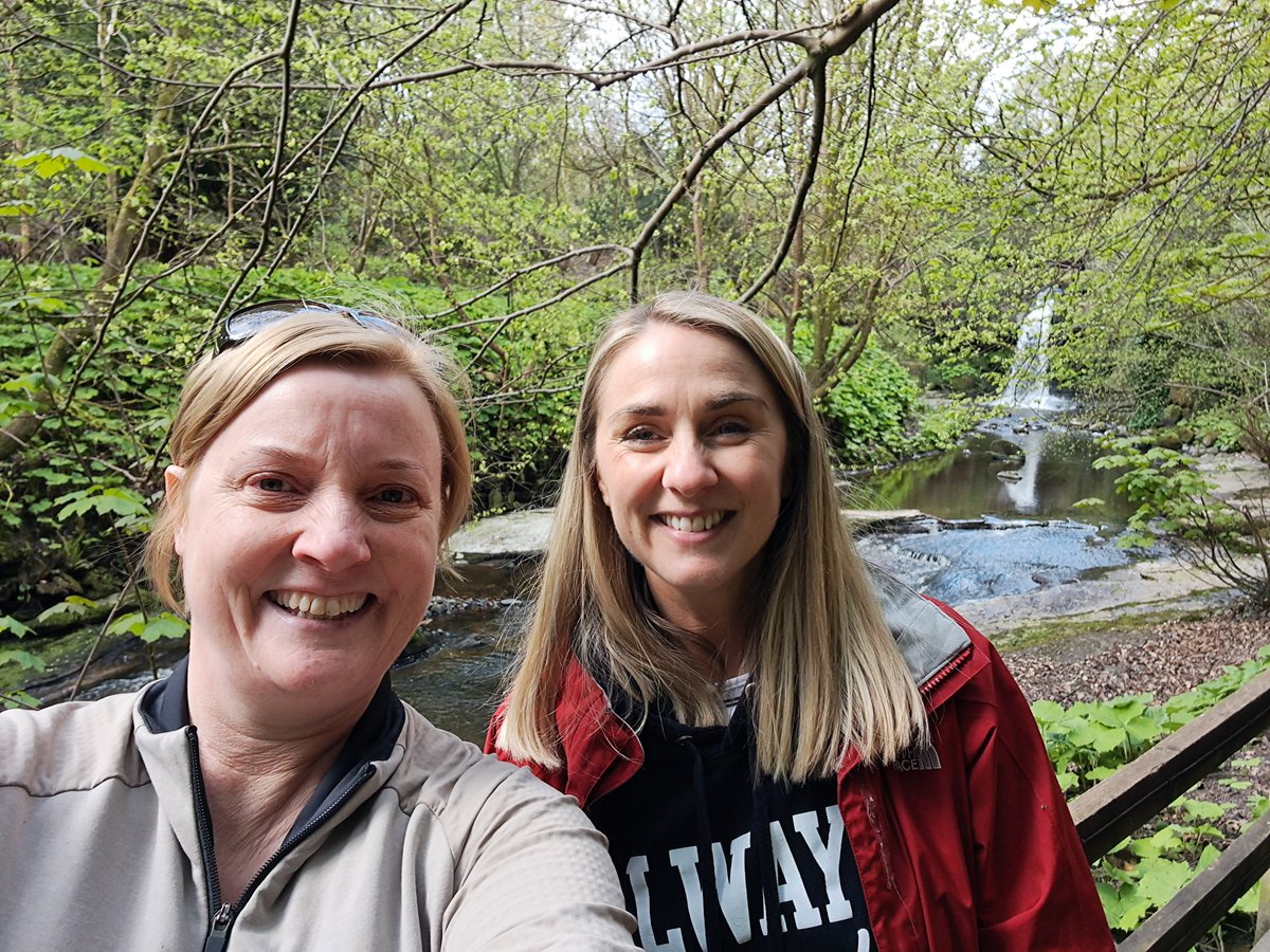 It's funny who you meet on a foraging class! Great morning, spent with 'The wee folk of the woods' back doon the Glen. Such a yummy feast at the end 😋 😍