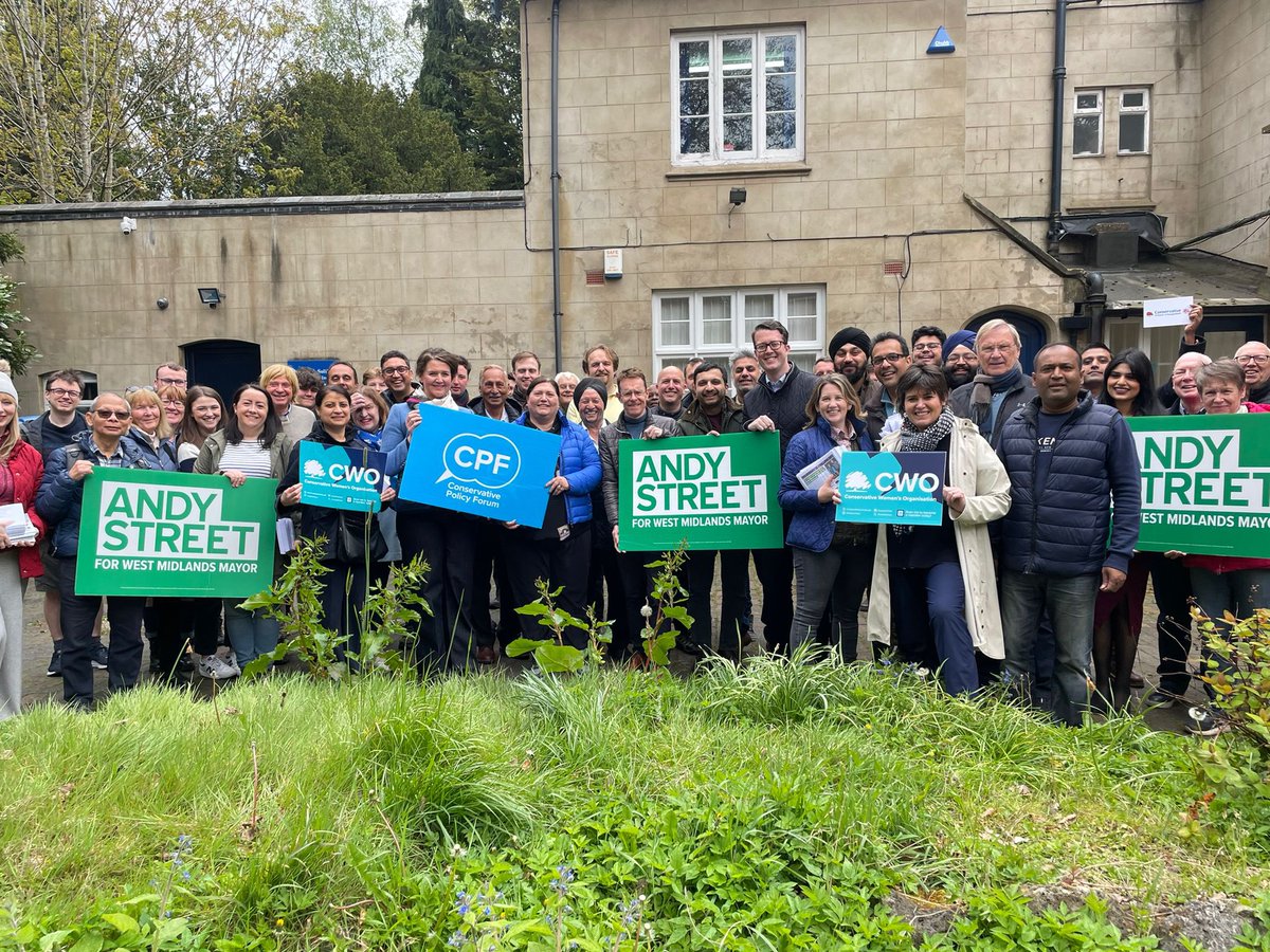 Pleased to join @andy4wm, @bhatti_saqib and local candidates & campaigners speaking to residents in #Solihull this afternoon. Thank you to everyone who came out to support us! 🗳️