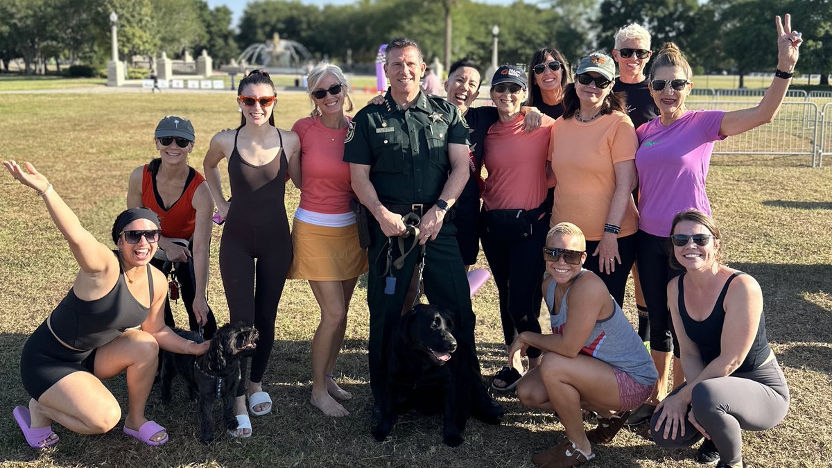 OrangeCoSheriff's tweet photo. This morning, we were at #PawsforPeace at Blue Jacket Park to support @harborhousefl and the important work they do to end domestic violence in our community. 🐾🦮 https://t.co/DwDZ9na5FR