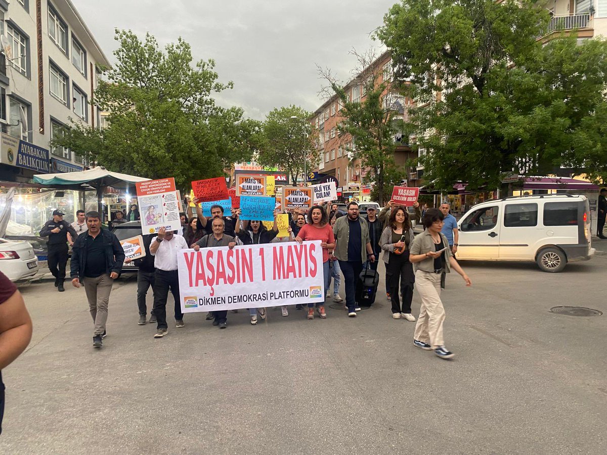 DikmenPlatform's tweet photo. 1 Mayıs için sokaklardayız. Tüm Dikmen halkına bir çağrımız var! 

📢 Gelin, emeğimiz için, haklarımız için, geleceğimiz ve özgürlüğümüz için 1 Mayıs’ta alanları dolduralım. 

📍Ahmet Arif Parkı 

⏰11.00

🗓️ 1 Mayıs https://t.co/JZllSObFMw
