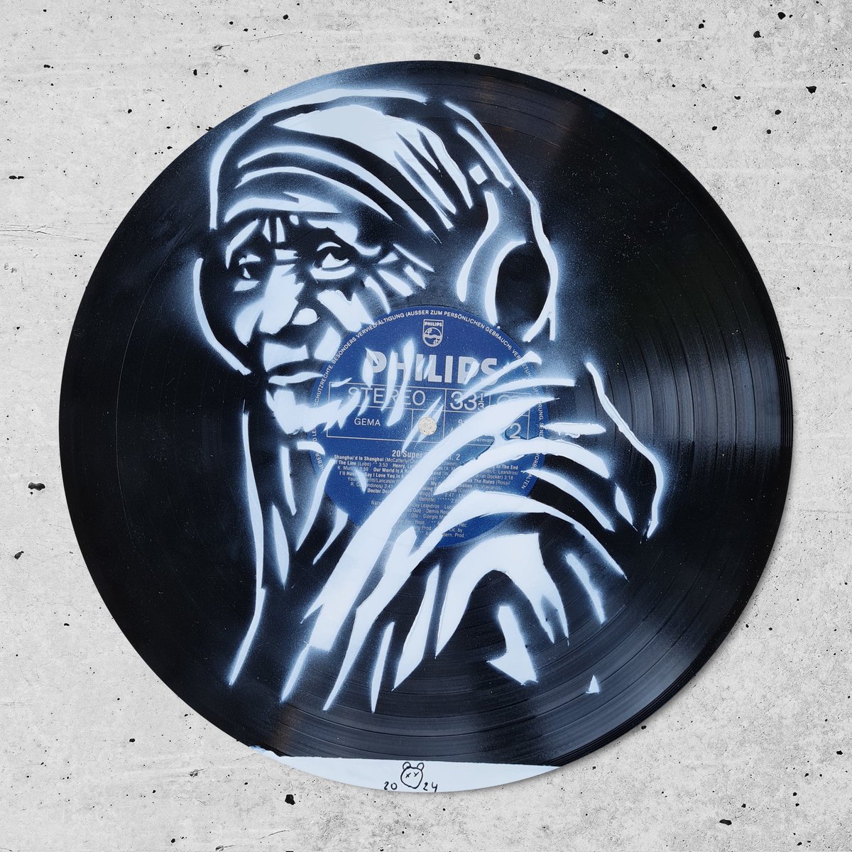 Church of Noise - Mother Theresa
Graffiti on Vinyl Record
Available at: 
saatchiart.com/Crypsybear
#crypsybear #art #graffiti #vinyl #vinylrecords #church #noise #artwork #vinylrecord #mothertheresa #pray #prayer