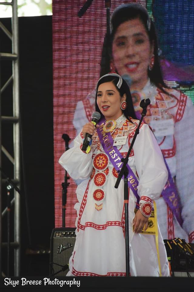 VJ16157349's tweet photo. Gathering of Nations Powwow 2023. Photos taken by my daughter Aaliyah. #fyp #foryoupage #oldestdaughter #photography #gatheringofnationspowwow #events #powwows #documentary #powwow #indigenous #aaliyahjohnsonphotography https://t.co/YxwcSs7DYX