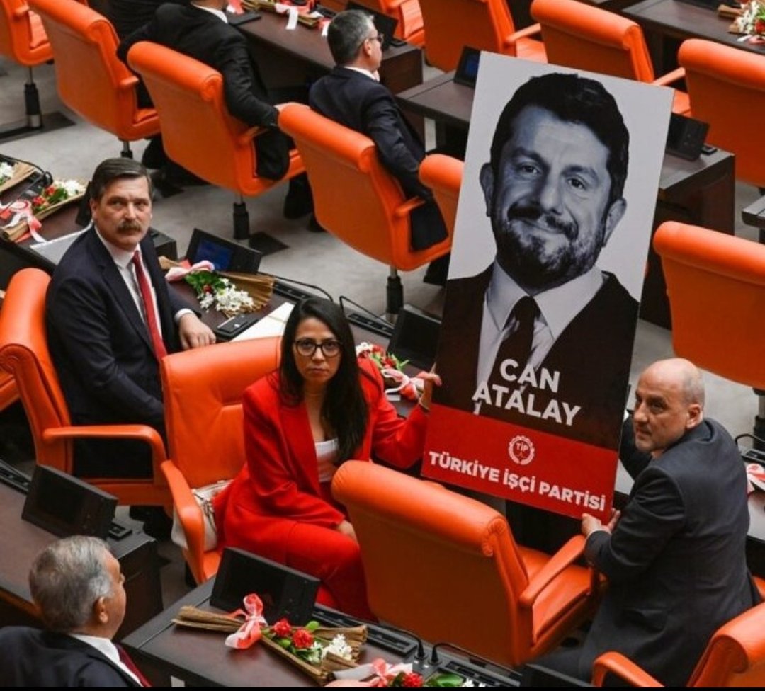 Size yapılsa içerleyip isyan edeceğiniz ne kaldı yapmadığınız?!

YUH OLSUN .!!!
 #CanAtalayaÖzgürlük 🚩⭐✌️