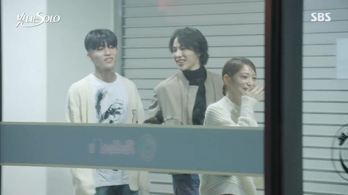 Minji and her 2 handsome bodyguards 😭😭😭

BE WITH ME
#TREASURE_SHINING_SOLO_Ep9
#빛나는Solo #Shining_SOLO