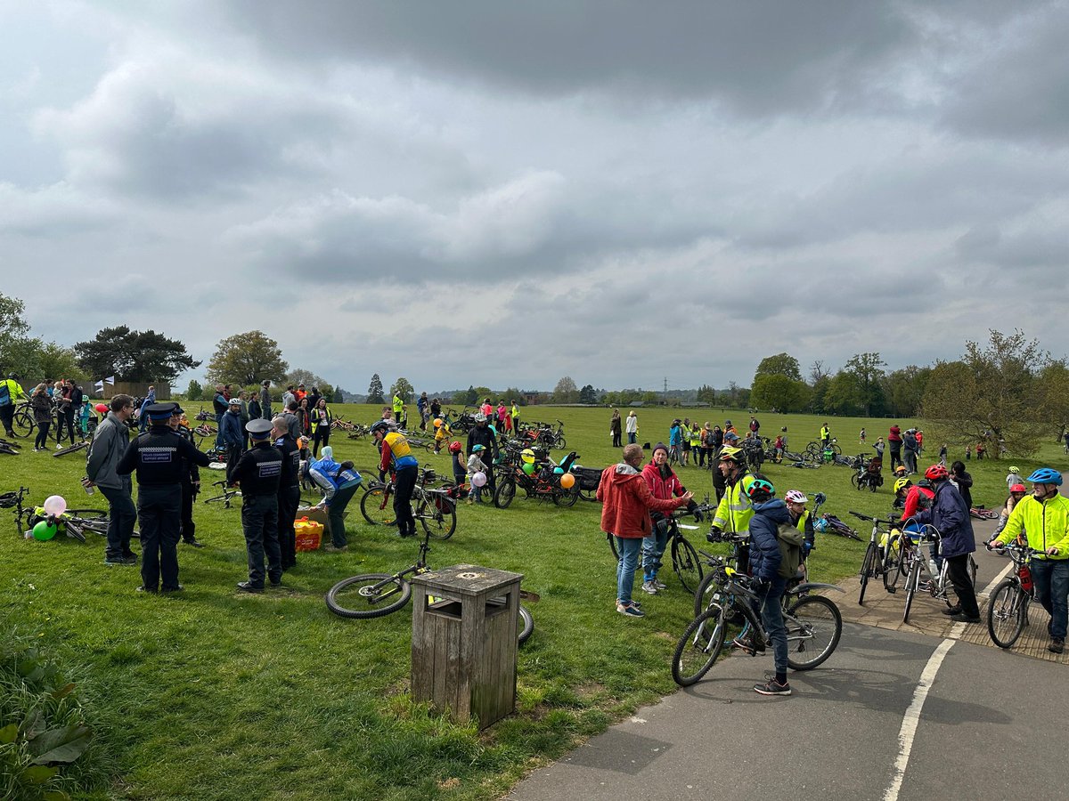 #VanguardRST participated in the @KMGuildford mass kids cycle around Guildford this afternoon. Was great to see so many kids enjoying some two-wheeled fun.

#Cycling #Guildford @KidicalMass